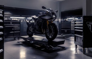 Triumph Speed Triple 1200RR Breitling Limited Edition 2024
